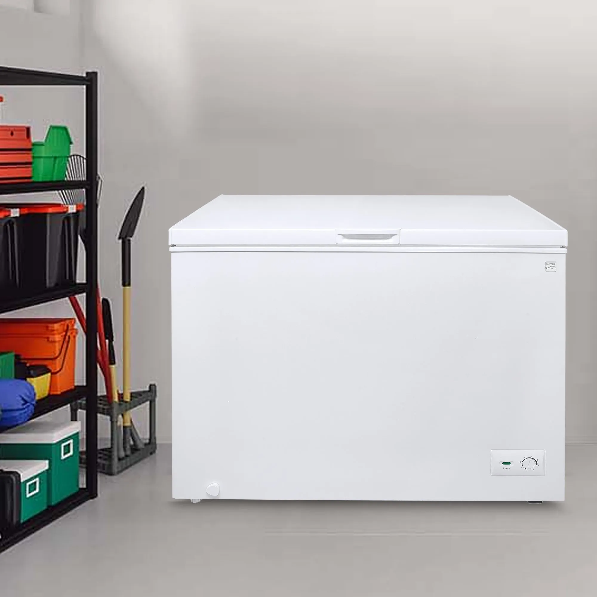 Kenmore 8.7 Cu. Ft. (246L) Garage-Ready Chest Freezer | Manual Defrost Deep Freeze | Balanced Hinge Stay-Open Lid | Storage Basket | External Thermostat Dial | White | Basement Garage Shed Cottage