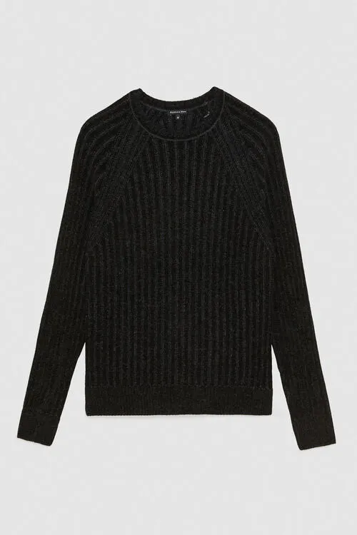 Long-sleeved ribbed sweater