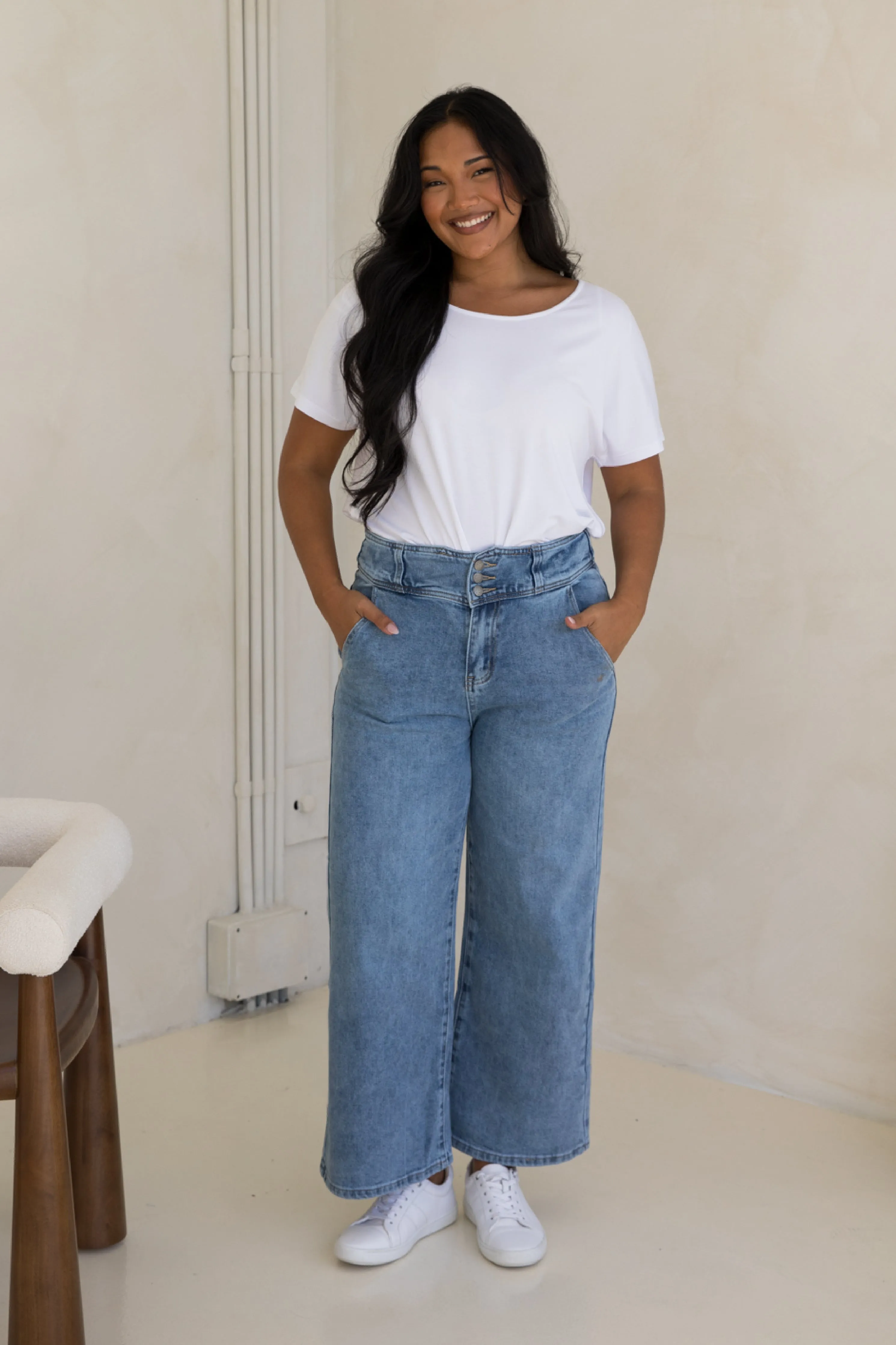 Wide Leg Jean in Light Denim