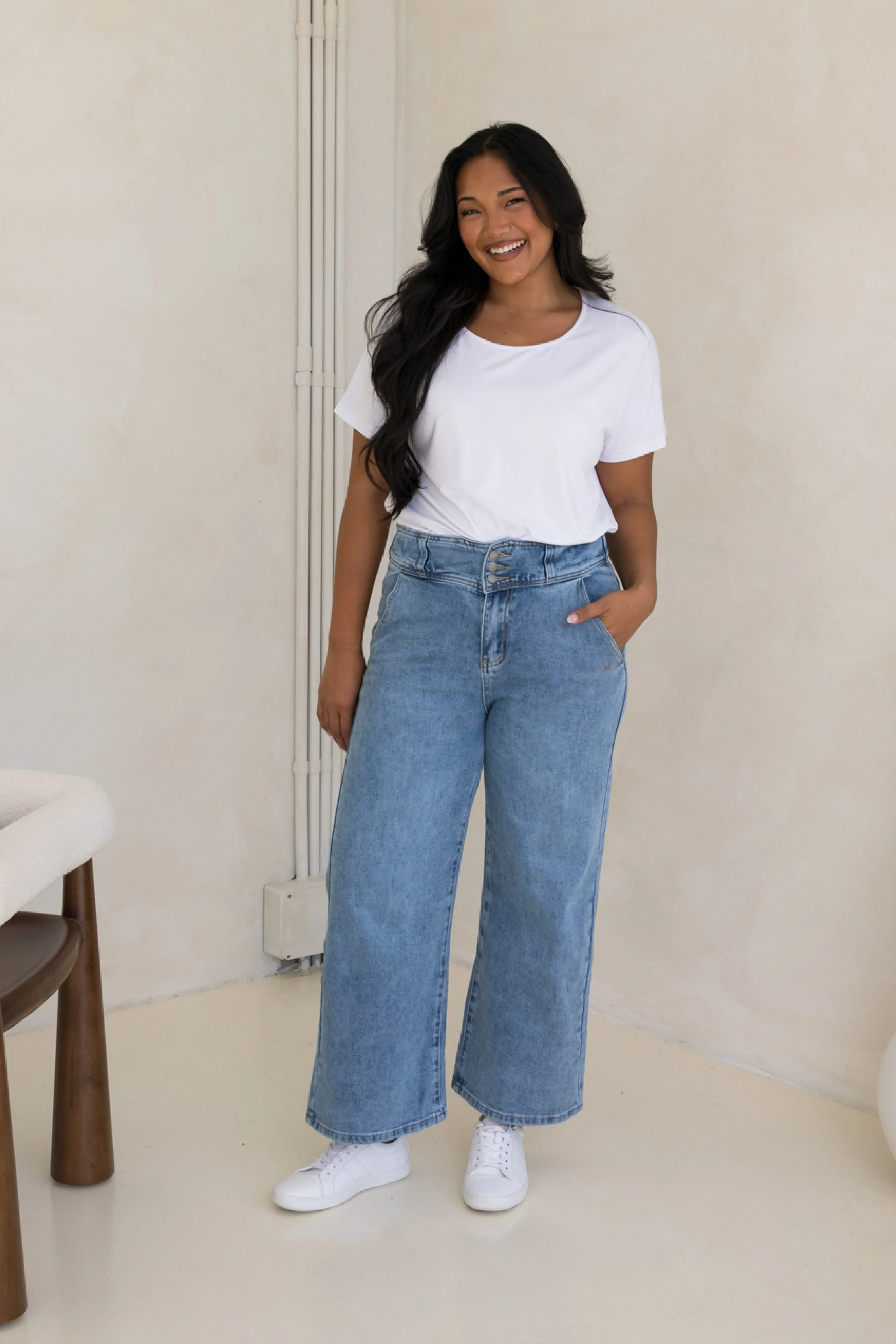 Wide Leg Jean in Light Denim